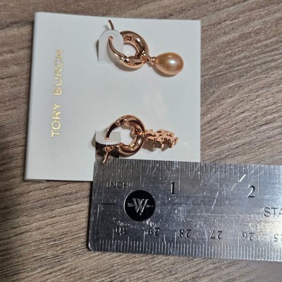 NEW Tory Burch KIRA PEARL DROP EARRINGS Rose Gold T Logo Dangling Small Gift - Picture 3 of 5